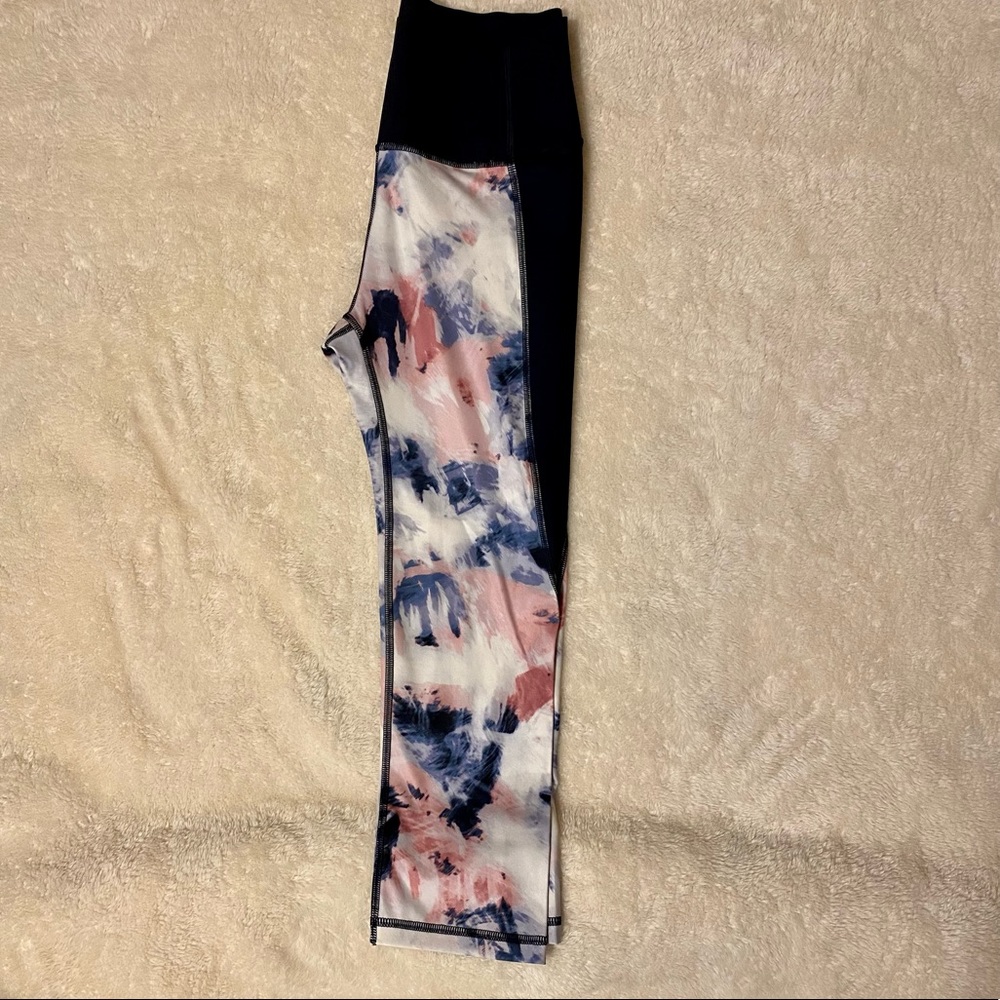 GapFit HighRise Crop Fit Leggings in Sculpt Compression - Picture 5 of 6